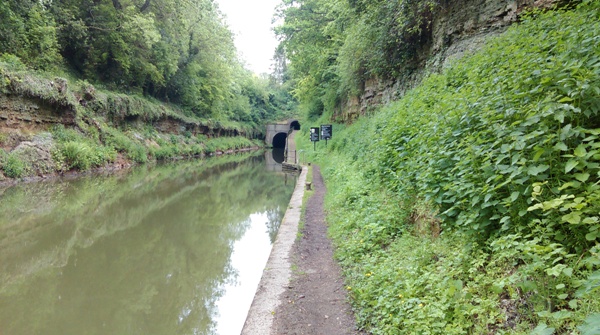 Grand Union Canal - Approaching Shrewley Tunnel