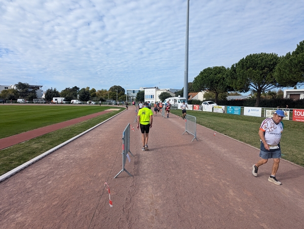 Royan 48 hour race track - three lanes in different directions